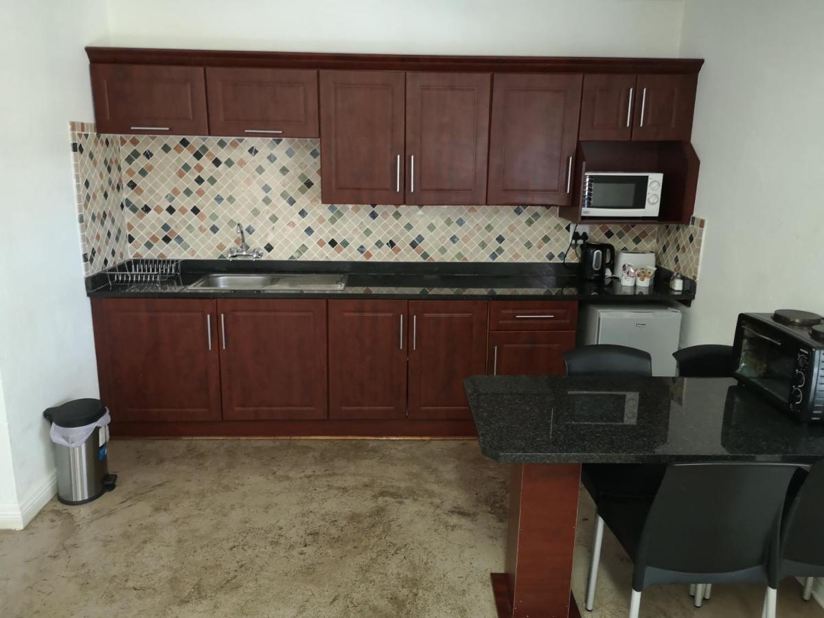 Lifestyle Corner Guesthouse Musina Esterno foto