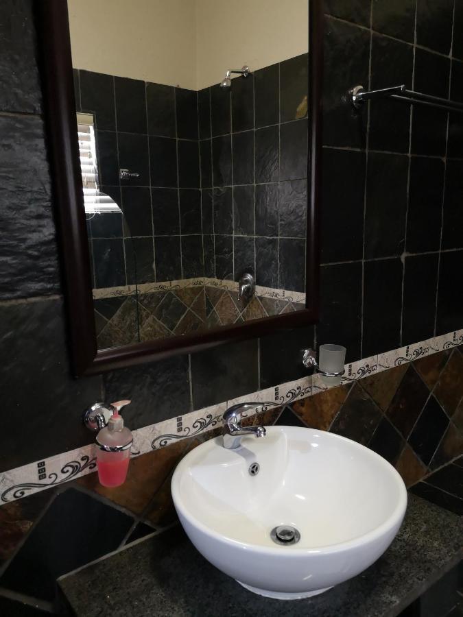 Lifestyle Corner Guesthouse Musina Esterno foto