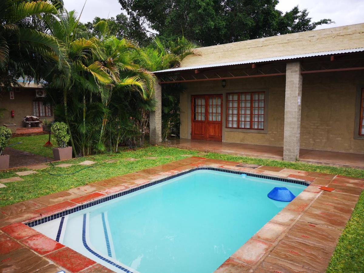 Lifestyle Corner Guesthouse Musina Esterno foto